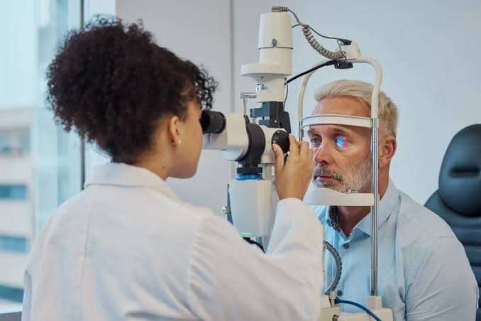 What To Expect From Your First Visit to an Eye Surgeon